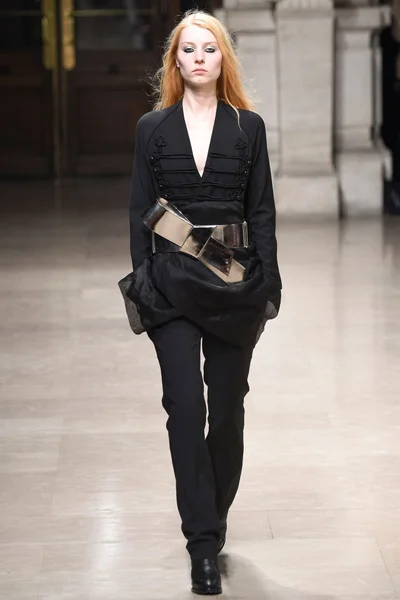 Look 15